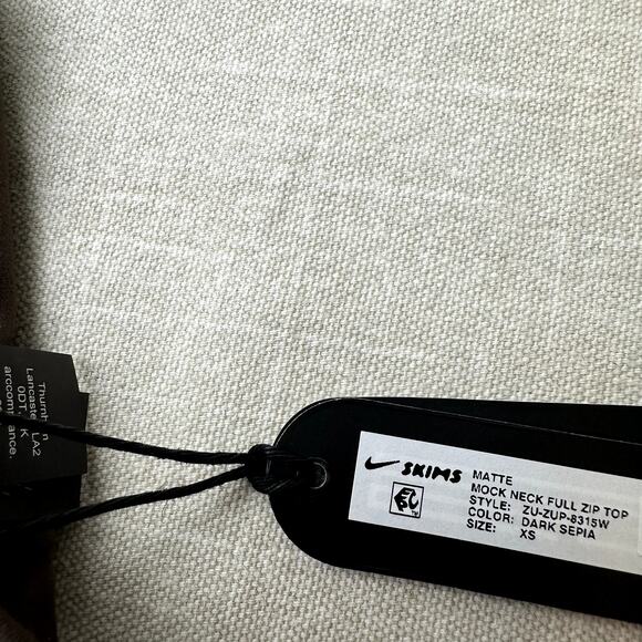 🤎 In Hand Nike X SKIMS Matte Mock Neck Full Zip Jacket Sepia Women XS - Picture 3 of 6